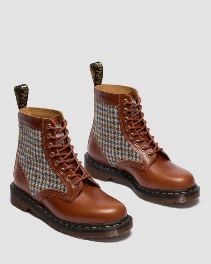 1460 Pascal İngiltere’de üretilmiştir Harris Tweed ve Deri Botlar 1460 Pascal İngiltere’de üretilmiştir Harris Tweed ve Deri Botlar