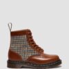 1460 Pascal İngiltere’de üretilmiştir Harris Tweed ve Deri Botlar 1460 Pascal İngiltere’de üretilmiştir Harris Tweed ve Deri Botlar