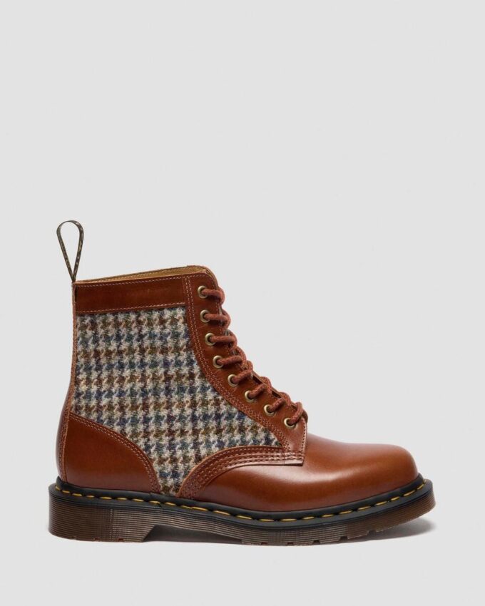 1460 Pascal İngiltere’de üretilmiştir Harris Tweed ve Deri Botlar 1460 Pascal İngiltere’de üretilmiştir Harris Tweed ve Deri Botlar