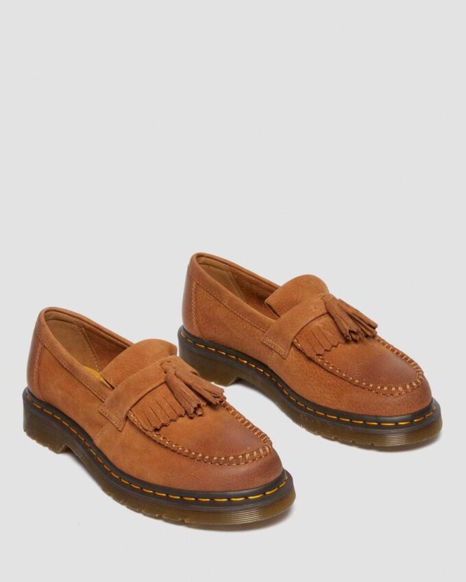 Adrian Nubuk Deri Püsküllü Loaferlar Adrian Nubuk Deri Püsküllü Loaferlar