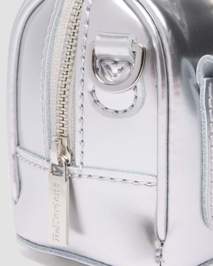 Mini Üst Saplı Çanta Gümüş Patent Leather Çanta Mini Üst Saplı Çanta Gümüş Patent Leather Çanta
