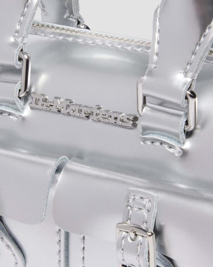 Mini Üst Saplı Çanta Gümüş Patent Leather Çanta Mini Üst Saplı Çanta Gümüş Patent Leather Çanta