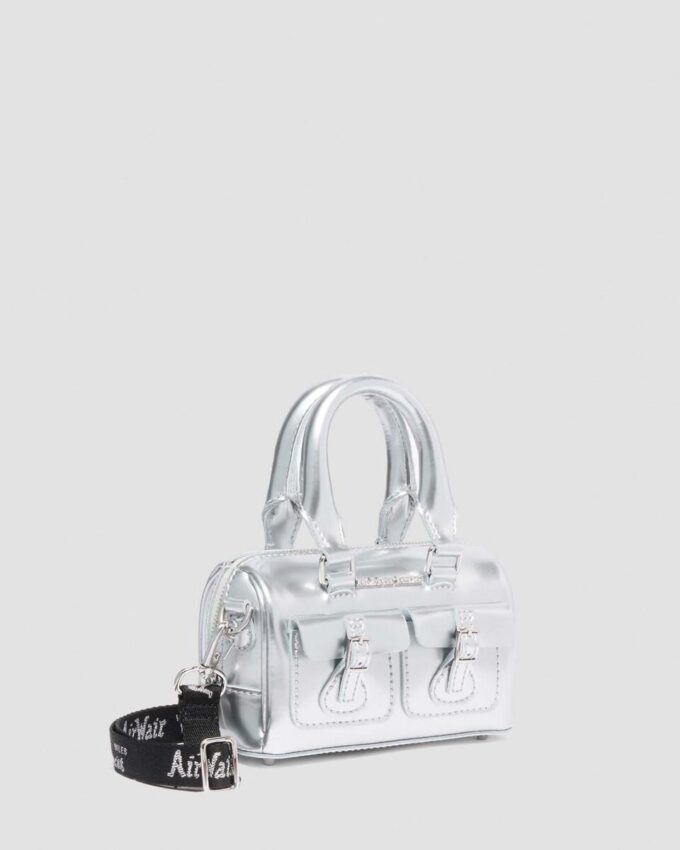 Mini Üst Saplı Çanta Gümüş Patent Leather Çanta Mini Üst Saplı Çanta Gümüş Patent Leather Çanta