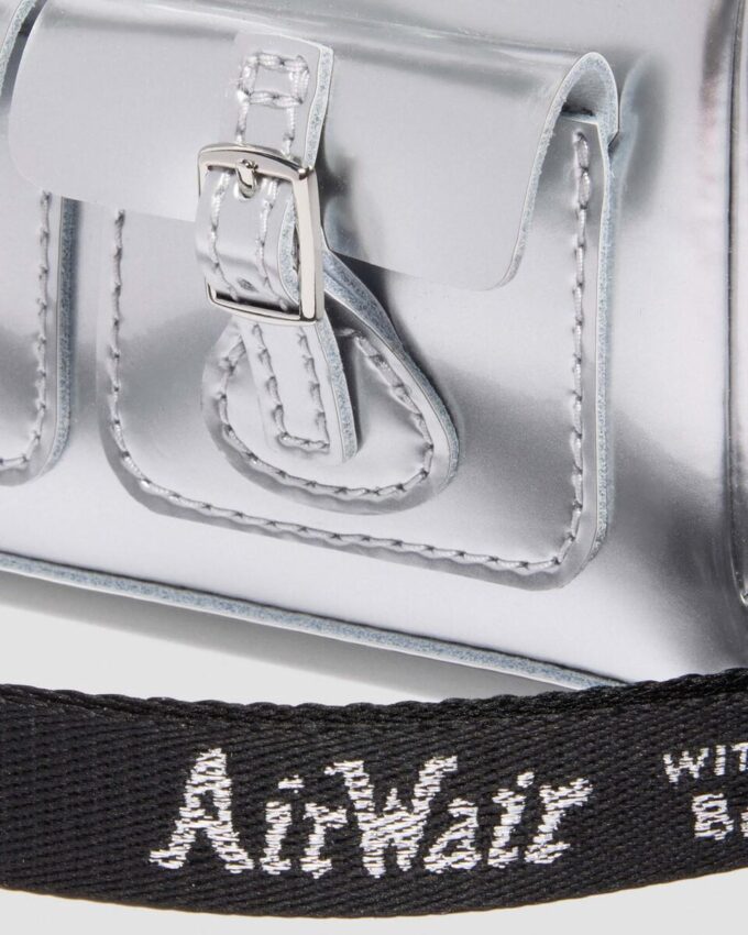Mini Üst Saplı Çanta Gümüş Patent Leather Çanta Mini Üst Saplı Çanta Gümüş Patent Leather Çanta